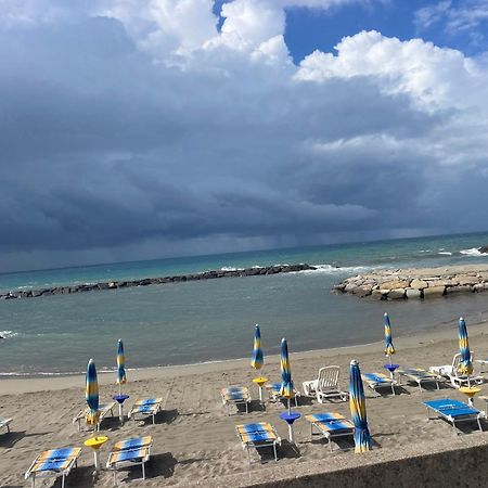 شقة Bistrot Del Mare سانتو ستيفانو أل ماري المظهر الخارجي الصورة